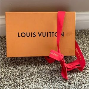 Wallet sized Louis Vuitton box